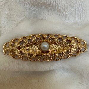 Vintage gold tone filigree and faux pearl scarf clip
